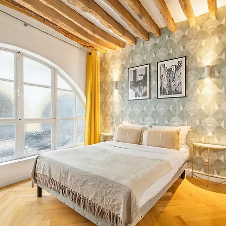 Historical In The Heart Of -7 Paris